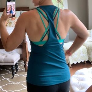 Fabletics Tank Criss Cross Strap - Hardly Worn